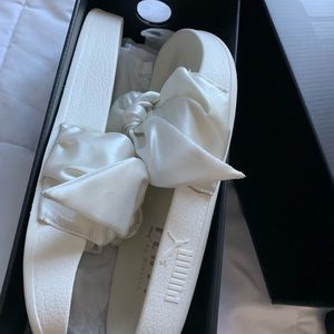 Fenty Bow Slides